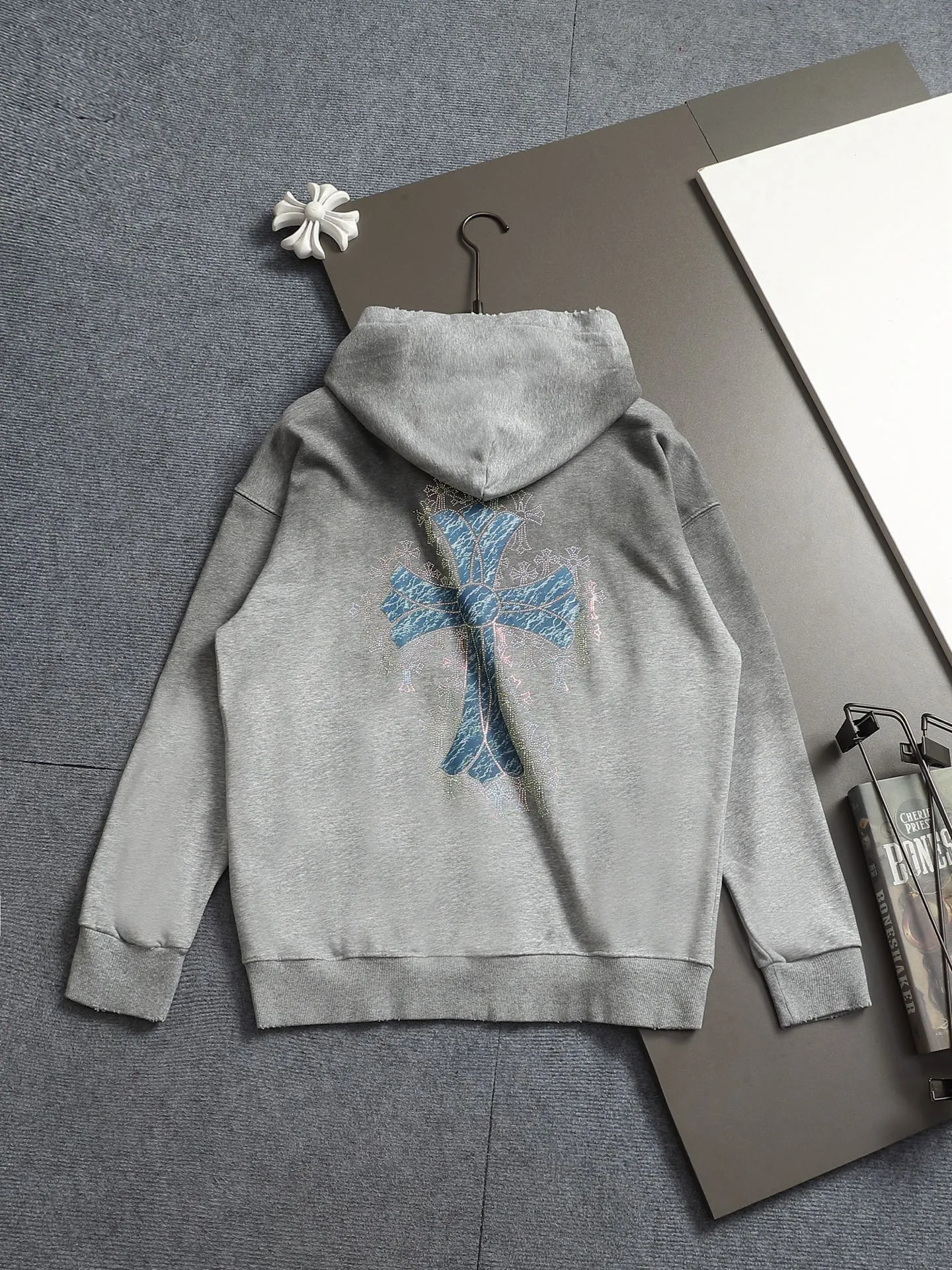 𝗖𝗵𝗿𝗼𝗺𝗲 𝗛𝗲𝗮𝗿𝘁𝘀/ 2026 New Arrival Original 👑 ！ ！ ！ 👍 ✂️Quality , ！ 。 ： ➕100% 。Authentic ➕ ➕3D ➕ ： ！ ！ Authentic ！ Same Style ！ Black Dark Gray Light Gray Size：S-XL